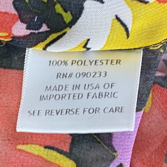 KIRRA Black Floral V-Neck Sleeveless Blouse - Picture 9 of 11